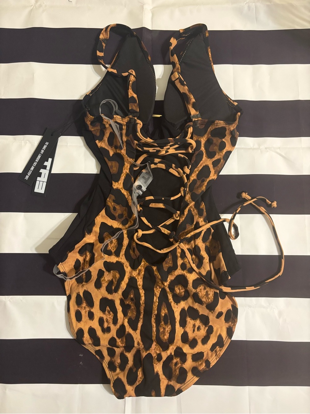 BNWT TA3 Plungey Triangle Shape Wear One Piece Swimsuit XS Regular - Picture 2 of 3